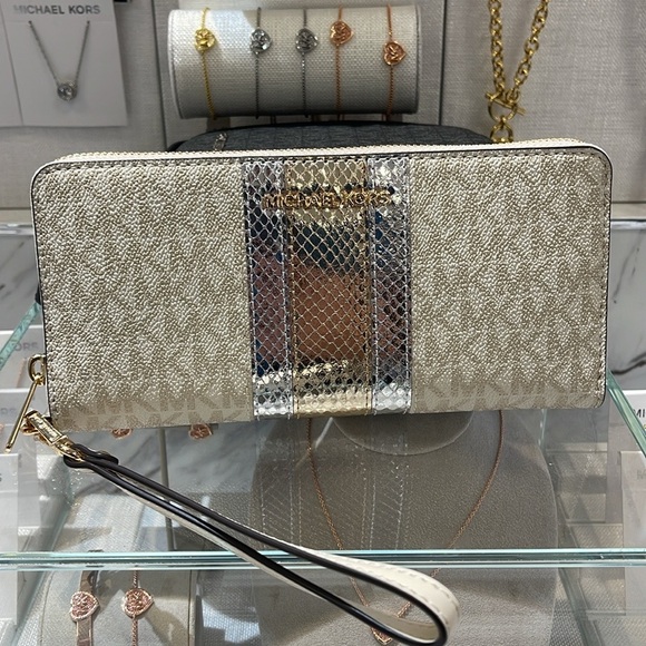 Michael Kors Jet Set Travel Large Signature Logo and Metallic Continental Wallet - Picture 15 of 16